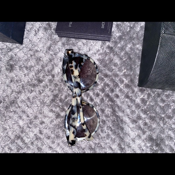 Prada sunglasses. Black with tortoise - Picture 2 of 6